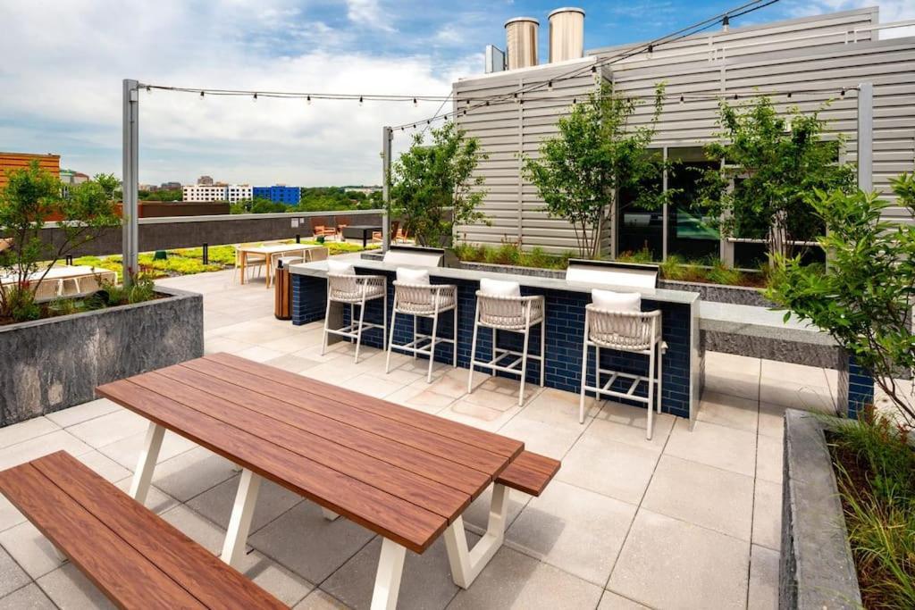 Gorgeous 1 Bedroom At Clarendon With Gym And Rooftop Arlington Kültér fotó
