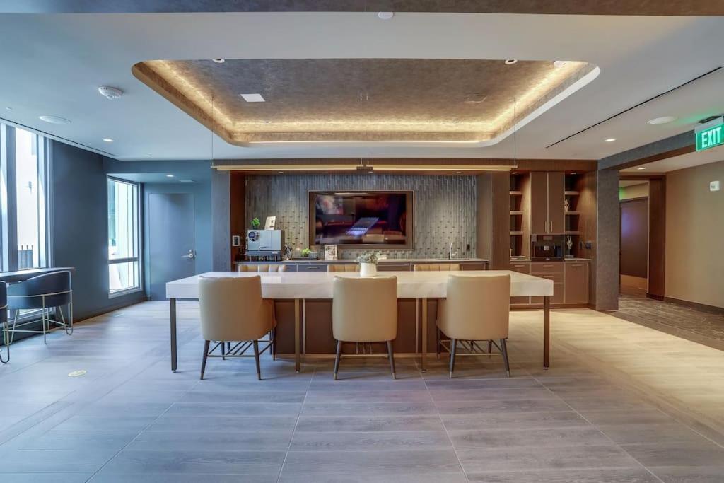 Gorgeous 1 Bedroom At Clarendon With Gym And Rooftop Arlington Kültér fotó