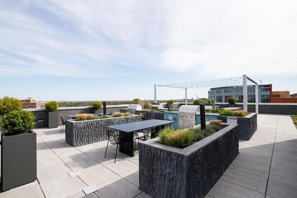 Gorgeous 1 Bedroom At Clarendon With Gym And Rooftop Arlington Kültér fotó
