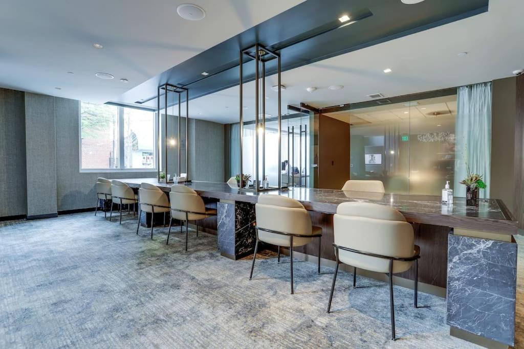 Gorgeous 1 Bedroom At Clarendon With Gym And Rooftop Arlington Kültér fotó