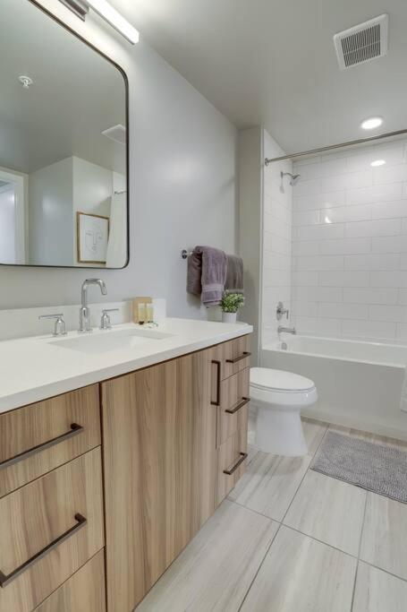Gorgeous 1 Bedroom At Clarendon With Gym And Rooftop Arlington Kültér fotó